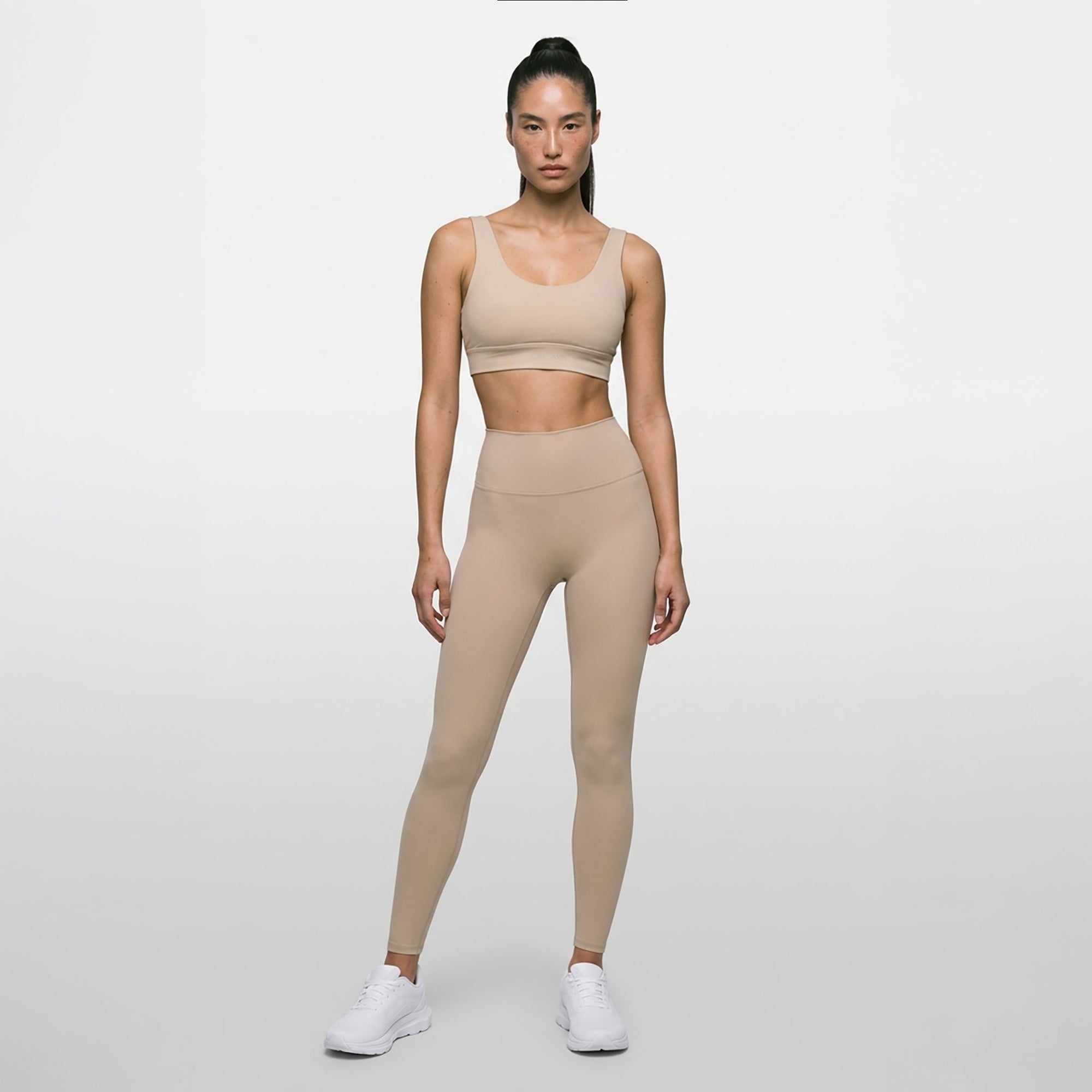 Legging Beige : Le Guide Style pour une Allure Impeccable